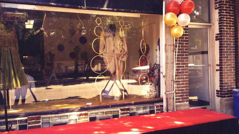 Retail storefront display